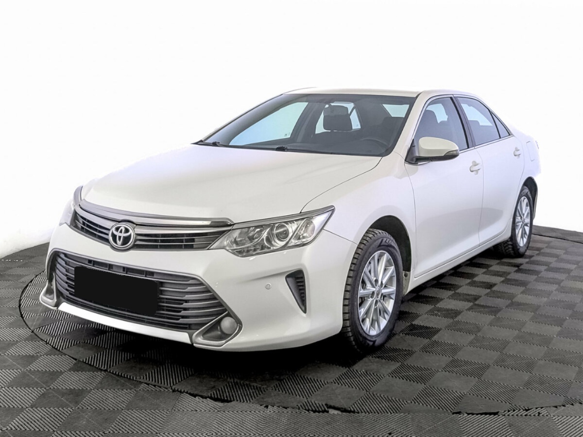 Toyota Camry VII (XV50) Рестайлинг, 2015, 2015 с пробегом 173 000 км, цвет Белый, цена - 1 396 800 руб., кузов - Седан