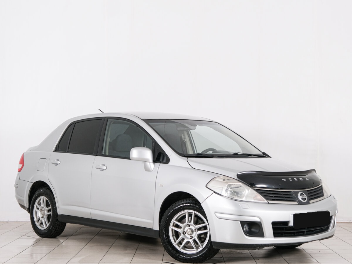 Nissan Tiida I Рестайлинг, 2010, 2010 с пробегом 184 000 км, цвет Серебристый, цена - 611 280 руб., кузов - Седан