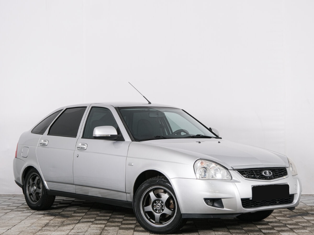 Lada (ВАЗ) Priora I Рестайлинг, 2014, 2014 с пробегом 120 000 км, цвет Серебристый, цена - 474 480 руб., кузов - Хэтчбек 5 дв.