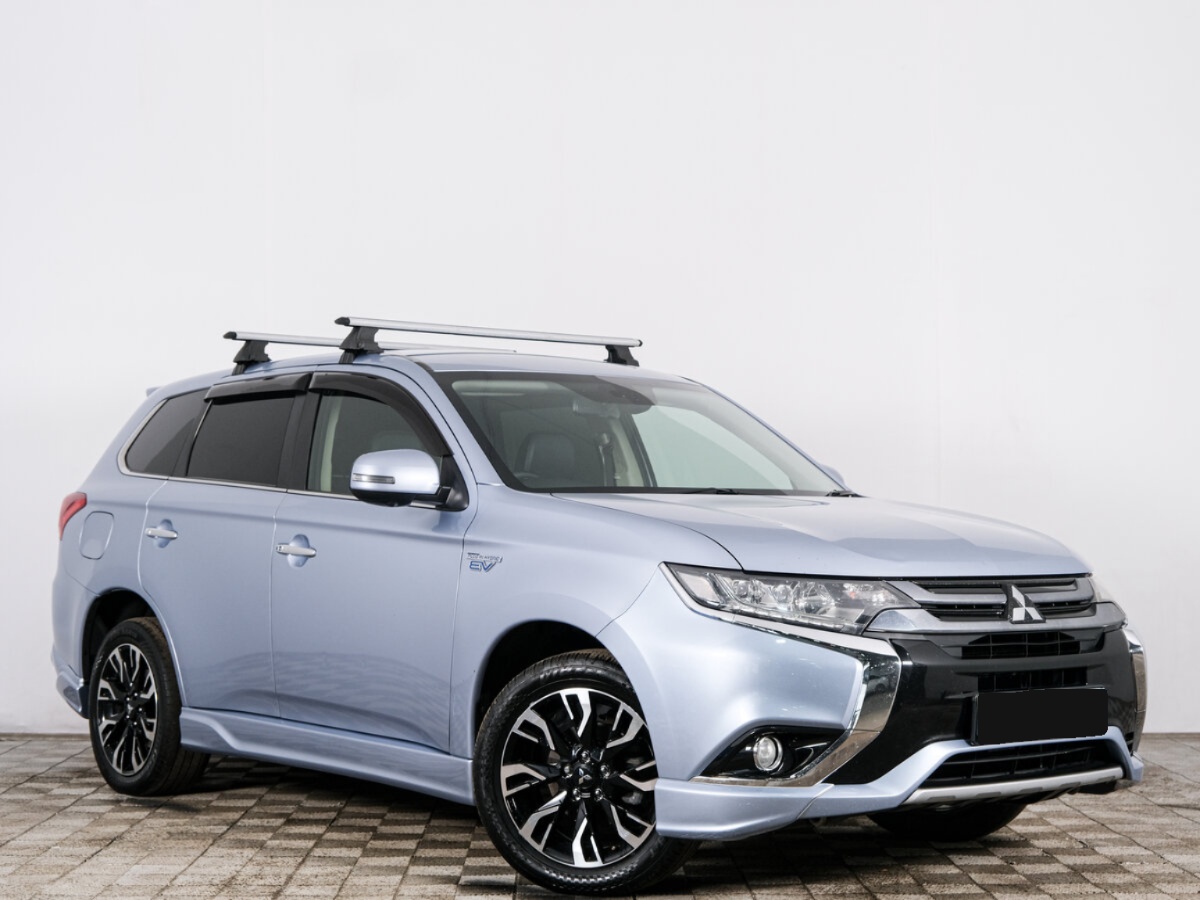 Mitsubishi Outlander PHEV III Рестайлинг 2, 2016, 2016 с пробегом 180 000 км, цвет Голубой, цена - 1 504 080 руб., кузов - Внедорожник 5 дв.
