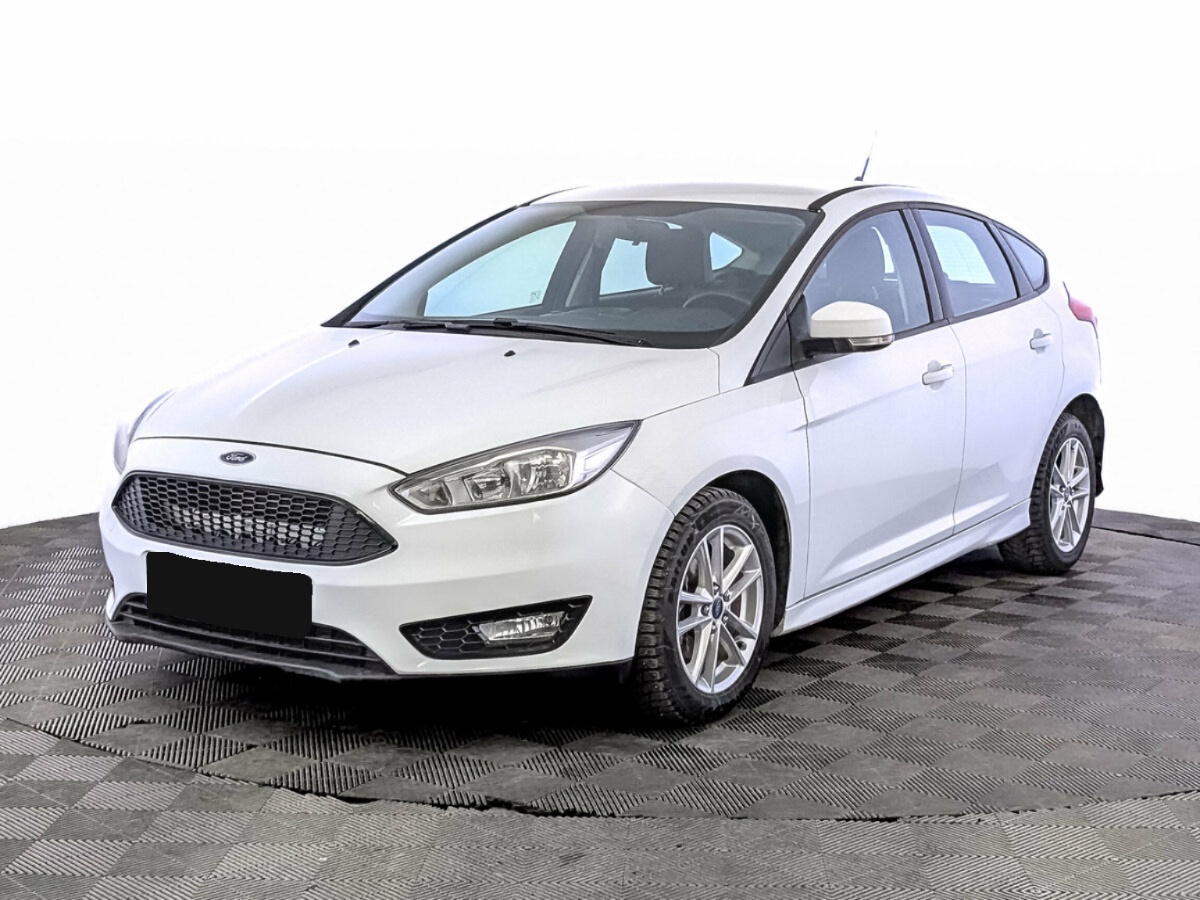 Ford Focus III Рестайлинг, 2018, 2018 с пробегом 105 035 км, цвет Белый, цена - 824 400 руб., кузов - Хэтчбек 5 дв.