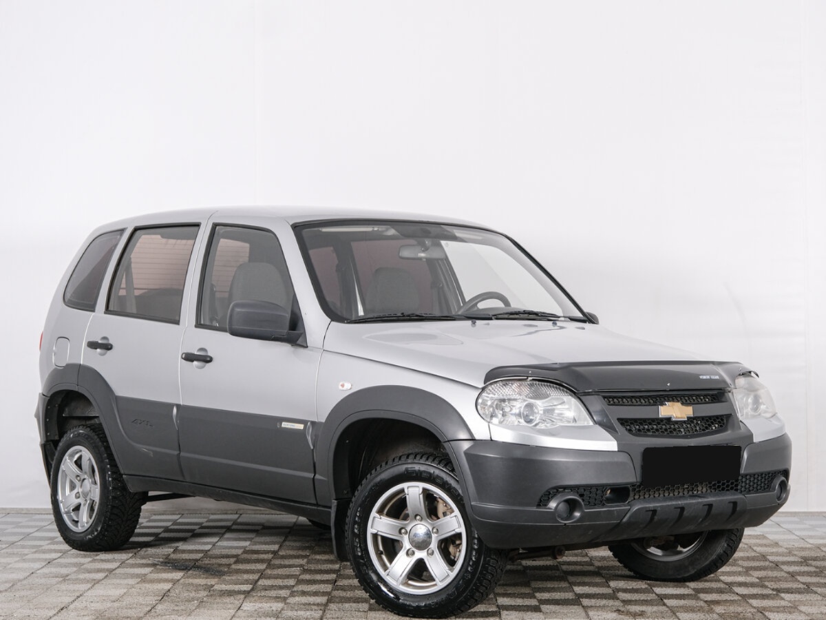 Chevrolet Niva I Рестайлинг, 2013, 2013 с пробегом 123 000 км, цвет Серебристый, цена - 359 280 руб., кузов - Внедорожник 5 дв.