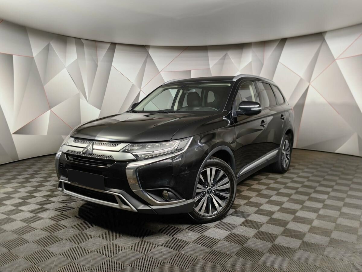 Mitsubishi Outlander III Рестайлинг 3, 2018, 2018 с пробегом 182 588 км, цвет , цена - 1 006 850 руб., кузов - 